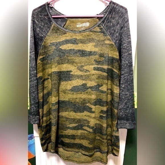 ☔️Lucky Brand Camouflage 3/4 length T-shirt - Picture 1 of 4